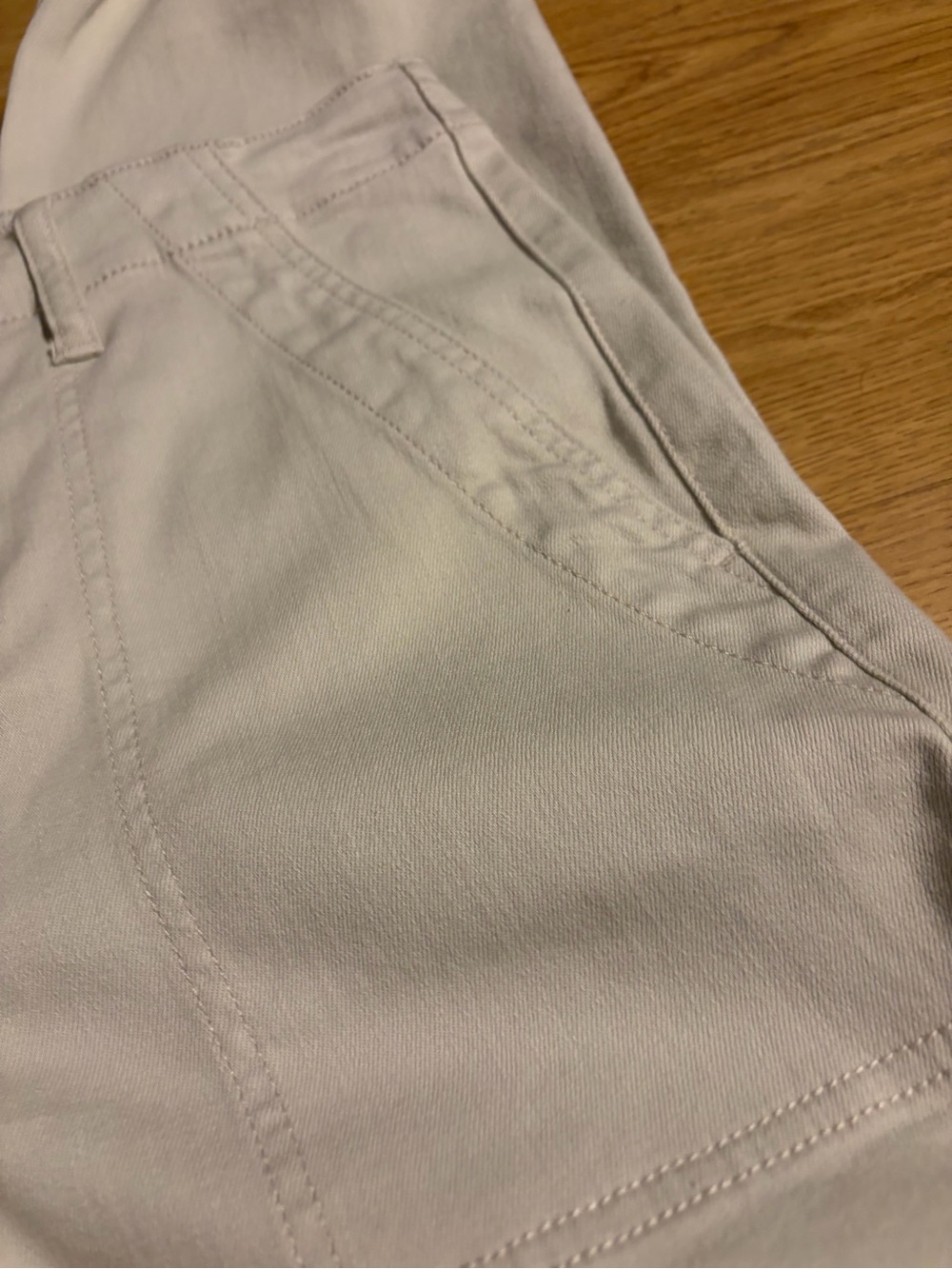CAbi Cream Elastic Ankle denim Joggers- size 6 NWOT - Picture 3 of 9